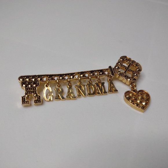 Grandma Key And Heart Vintage Gold Tone Dangle Brooch - Picture 1 of 14